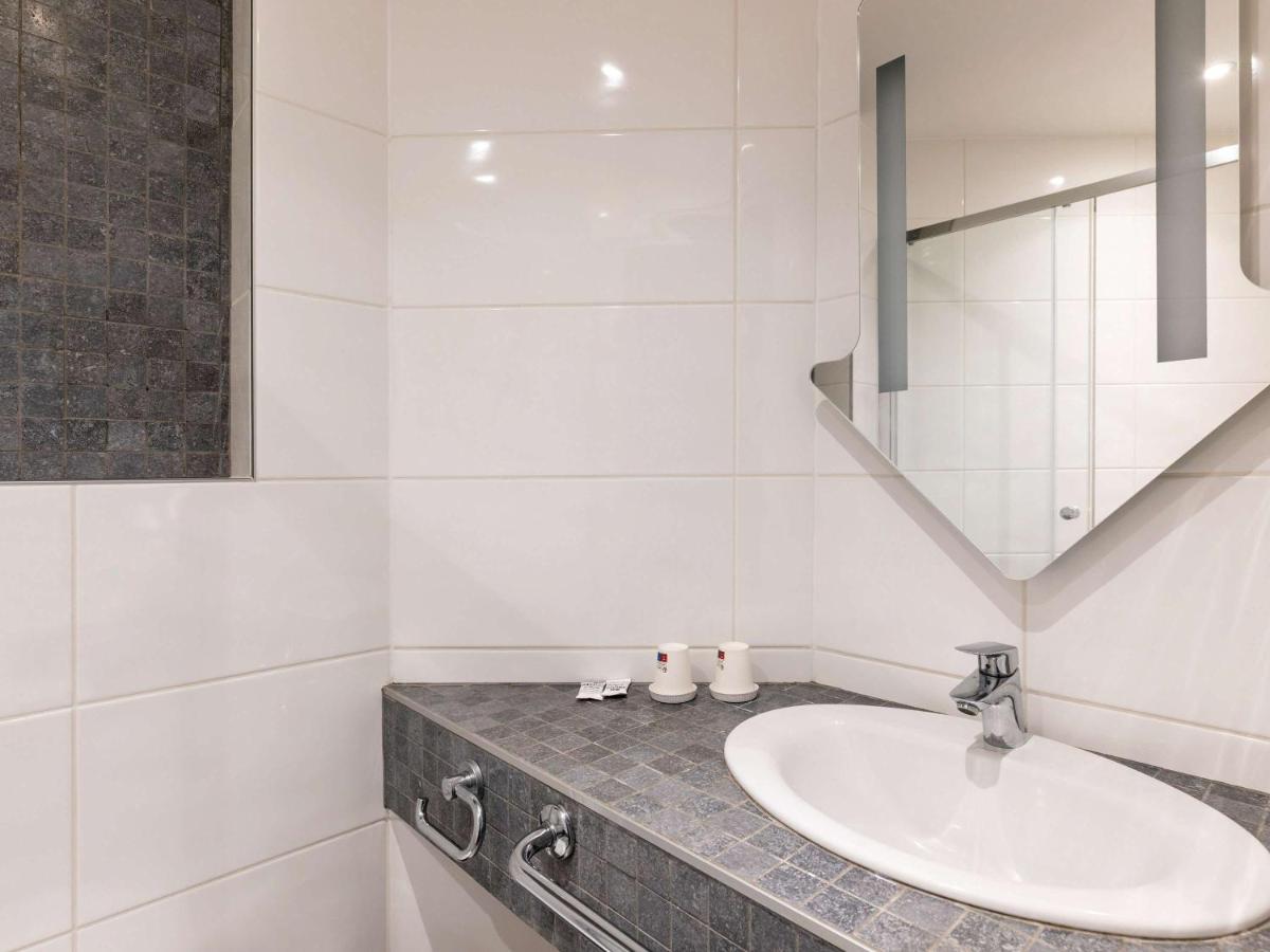 Hotel Ibis Budget Lyon Isle D'Abeau Saint-Quentin-Fallavier Exterior foto
