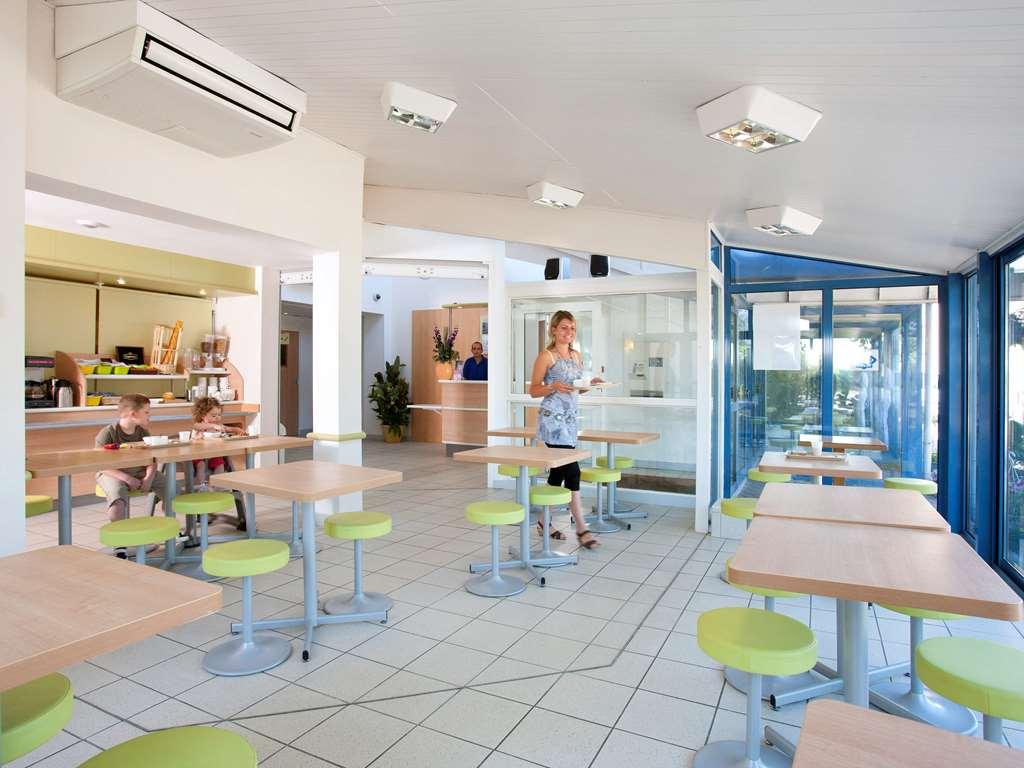 Hotel Ibis Budget Lyon Isle D'Abeau Saint-Quentin-Fallavier Restaurant foto