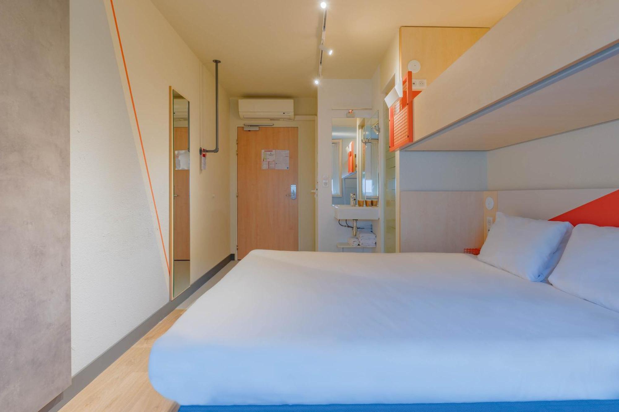 Hotel Ibis Budget Lyon Isle D'Abeau Saint-Quentin-Fallavier Exterior foto