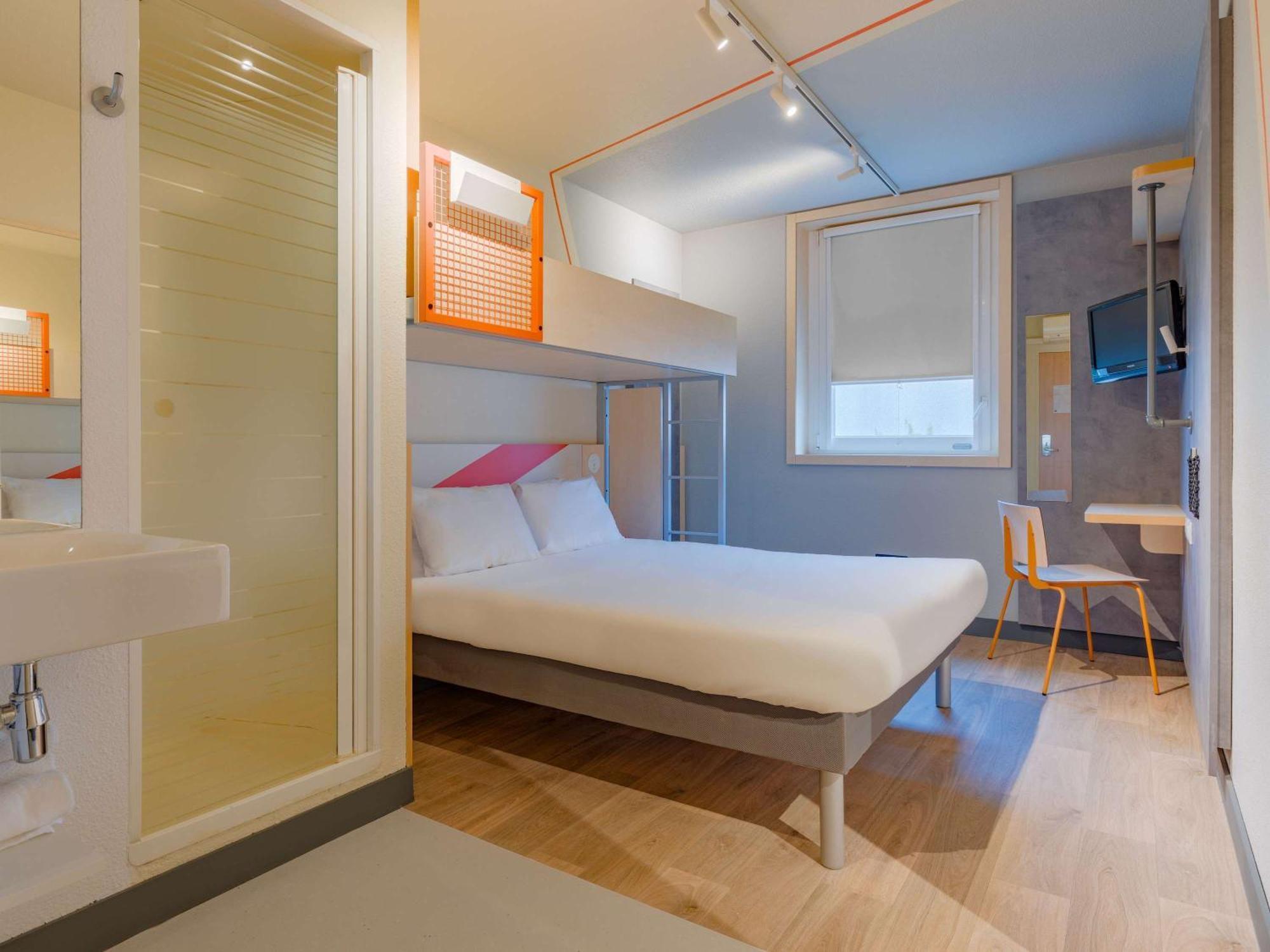 Hotel Ibis Budget Lyon Isle D'Abeau Saint-Quentin-Fallavier Exterior foto