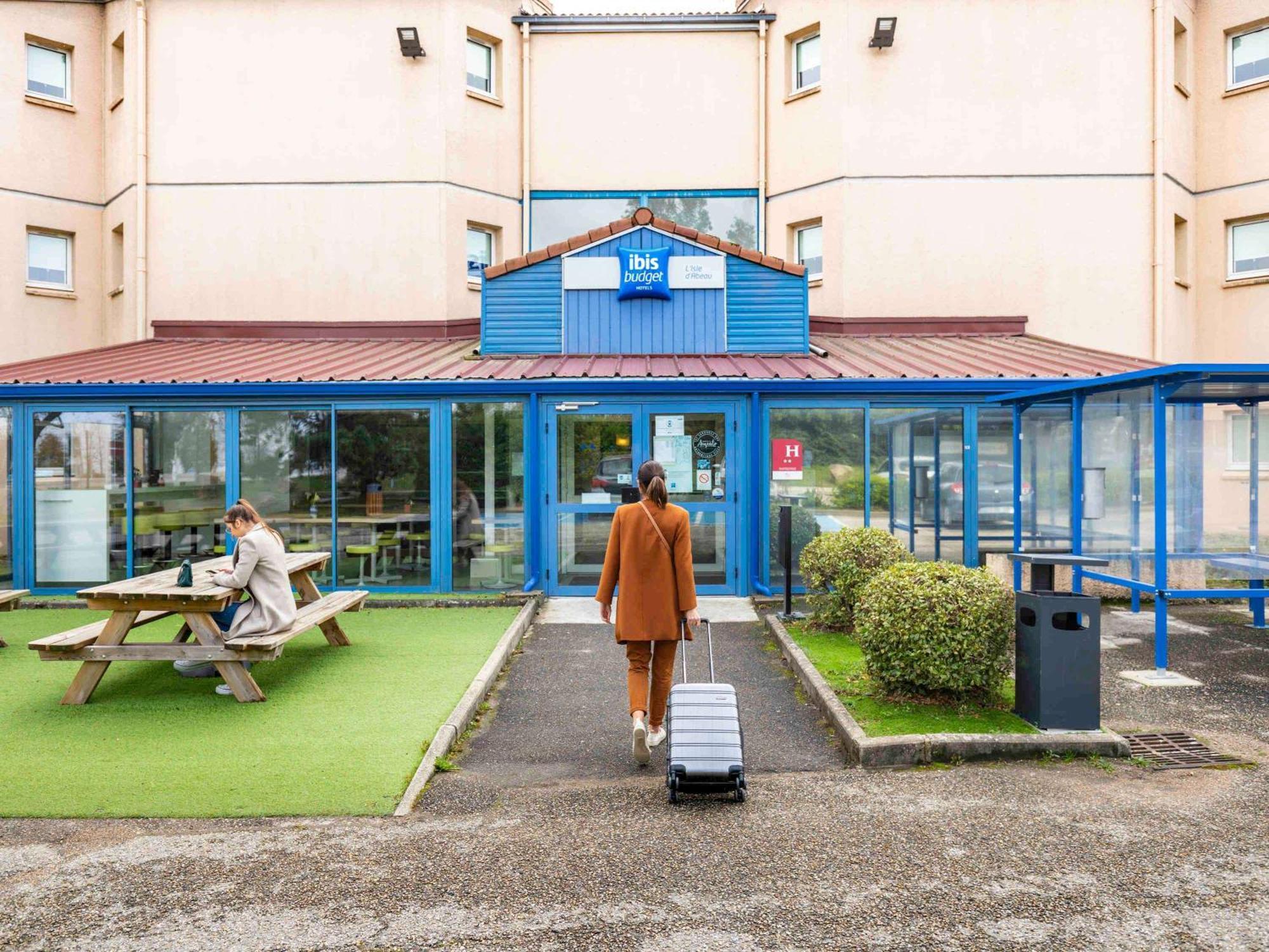 Hotel Ibis Budget Lyon Isle D'Abeau Saint-Quentin-Fallavier Exterior foto