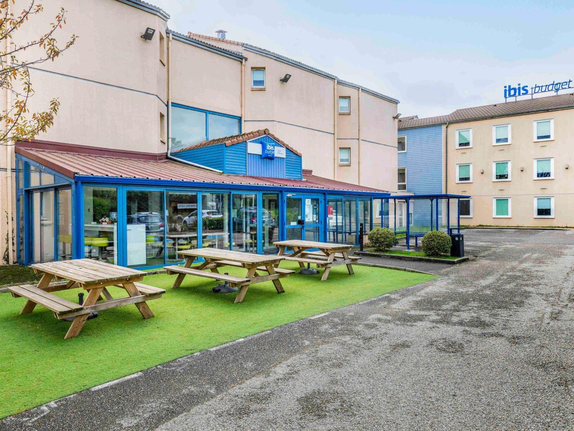 Hotel Ibis Budget Lyon Isle D'Abeau Saint-Quentin-Fallavier Exterior foto
