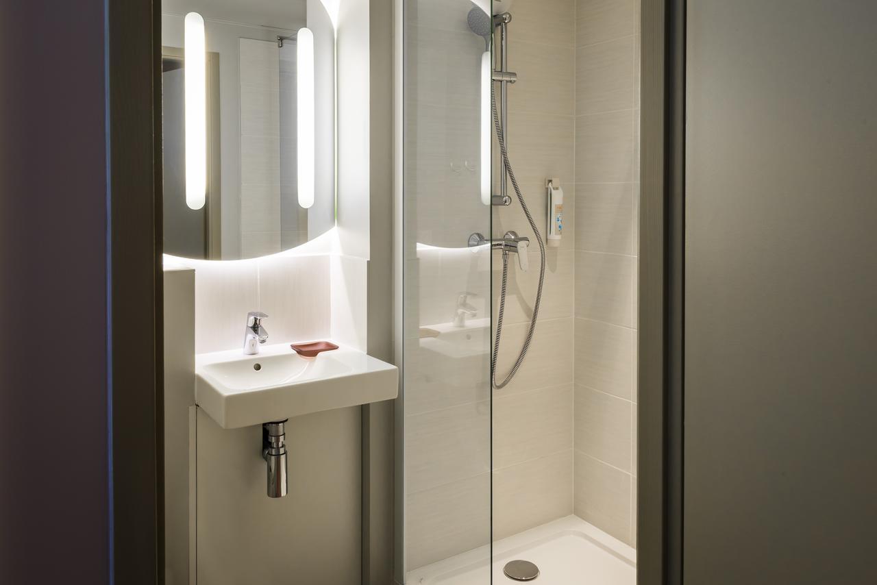 Hotel Ibis Budget Lyon Isle D'Abeau Saint-Quentin-Fallavier Exterior foto